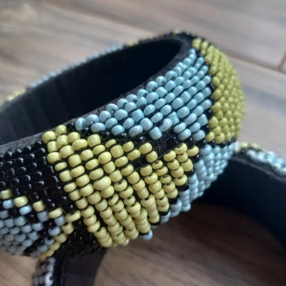 Forever 21 Seed Beaded Tribal Pattern Chunky Bangle Bracelets Set Of 2 - Picture 8 of 8